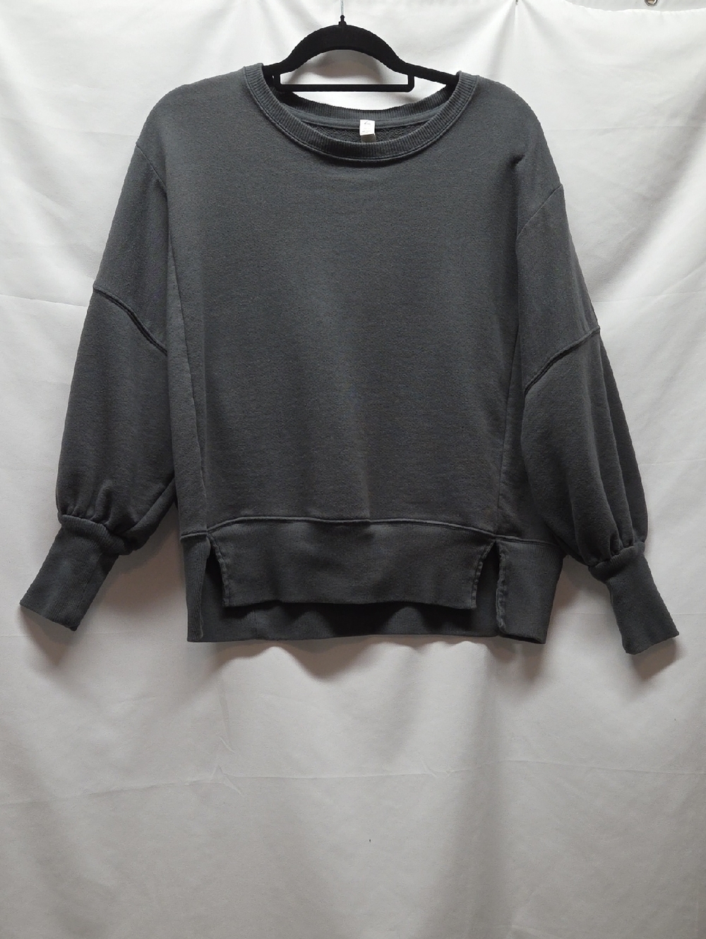 Zella Green Cropped Sweatshirt Batwing Sleeves Waistband Cutouts M